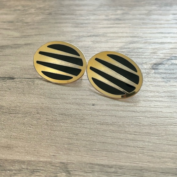 Vintage Gold and Black Oval Clip On Earrings - Statement Earrings - Picture 4 of 8